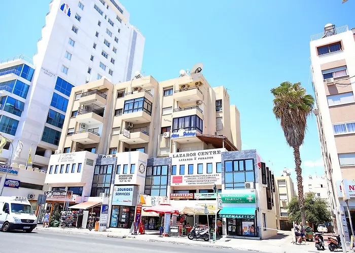 Lazaros Centre * Lárnaca