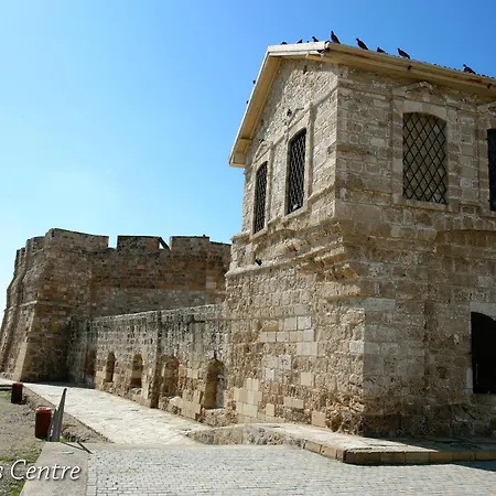 Lazaros Centre *