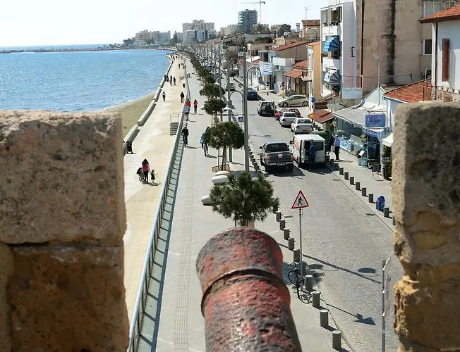 Lazaros Centre * Λάρνακα