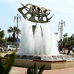 Lazaros Centre *